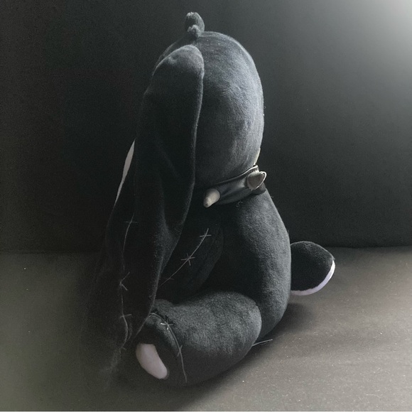 Hex Hopper: Sulphur Bun-Bun Plush 🖤🤍 - Picture 2 of 7